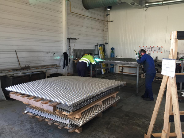 Assemblage par soudure d’ensemble aluminium destiné à l’aménagement des nouvelles devantures d’un concessionnaire automobile français